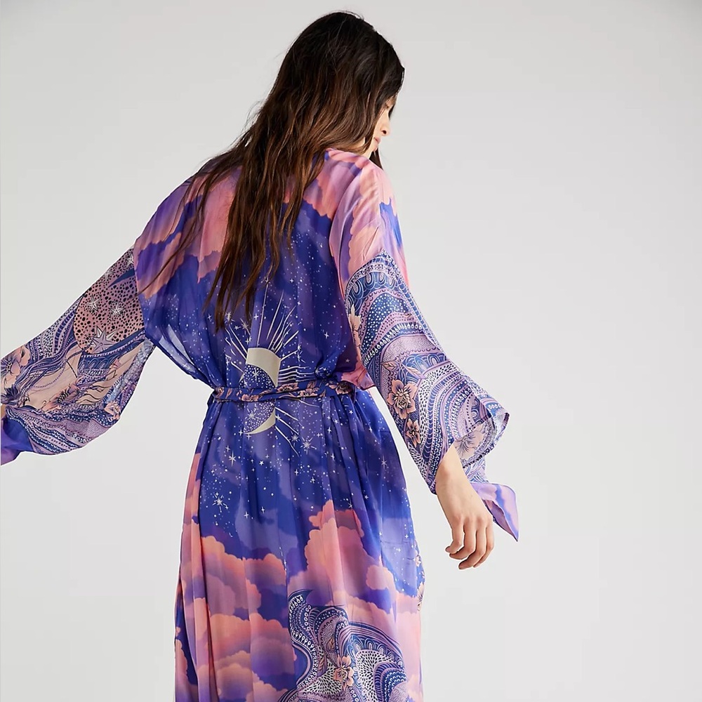 Spell Luna Robe - Picture 3 of 13